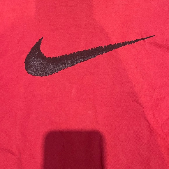 Cropped Nike red vintage crop top perfect for a workout set - Picture 2 of 6